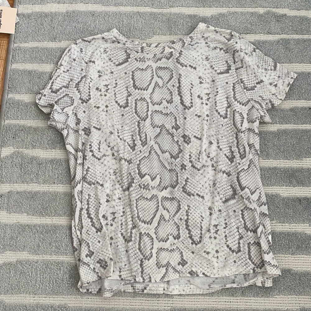 Neely White & Gray Snakeskin Print Tshirt with Open Back and Knot Detailing